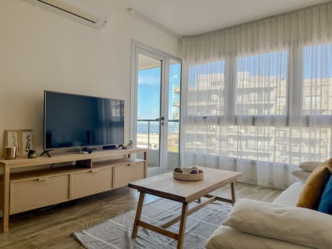 14th-fl River View Apartment in Star Tower, Olivos