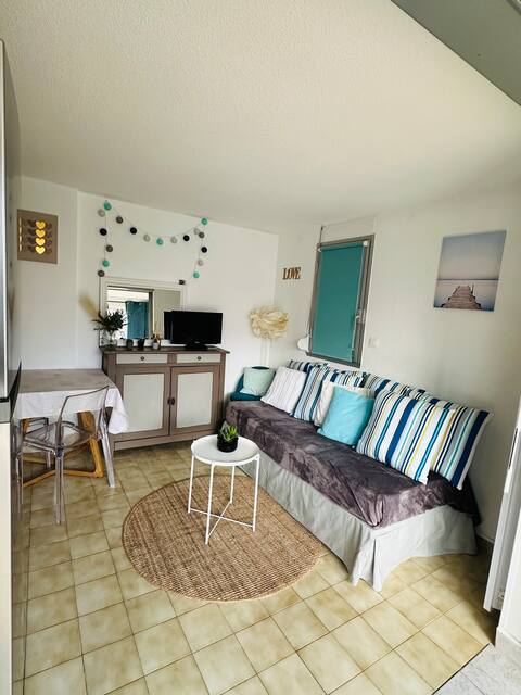Top Airbnb: At Home ground floor apartment, terrace, beach 2 min away à Agde