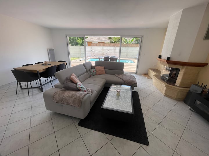 Jolie Maison Avec Piscine - Gironde