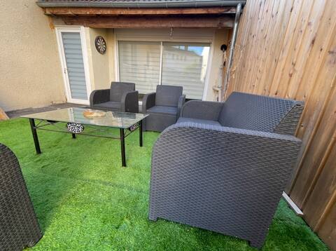 Two Ground floor apartment with courtyard. Capacity 12 people