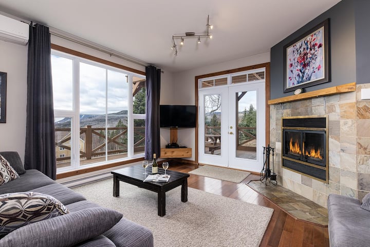 Condo 120b: Spa, Vues Panoramiques & Espace Jeux - Le Massif de Charlevoix