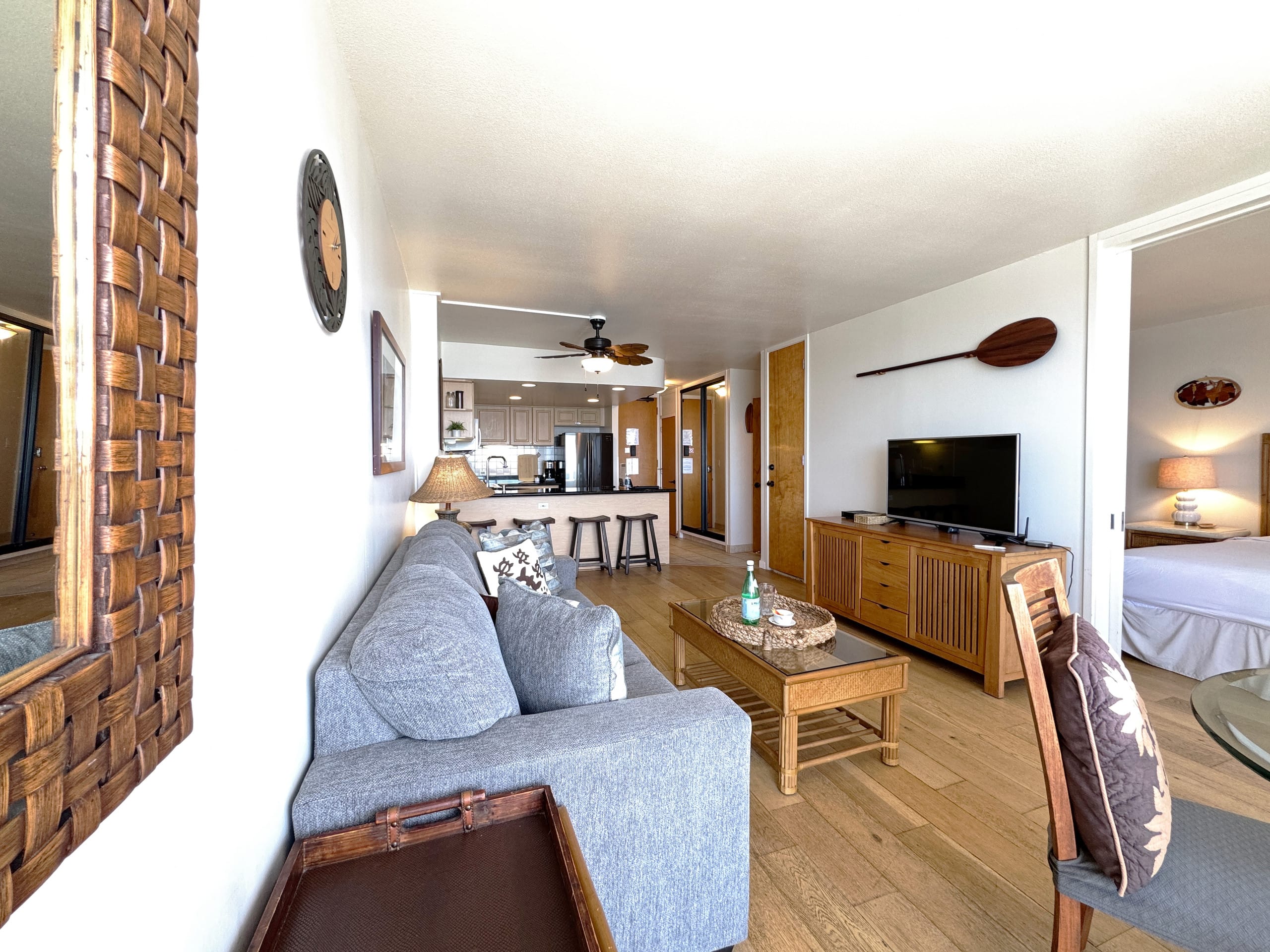 Condo in Honolulu · ★4.76 · 1 bedroom · 2 beds · 1 private bath - Image 6