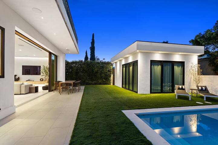 Ultra Luxurious ZEN HOUSE in beverly gallery image 3