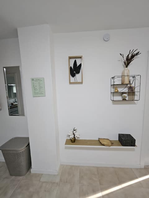 Propiedad de Airbnb exitosa: Ground floor apartment with terrace connection to the garden en Torrevieja