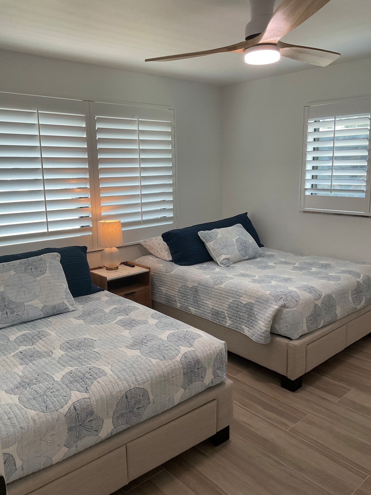 2 camas completas, ideales solo para familias o niños