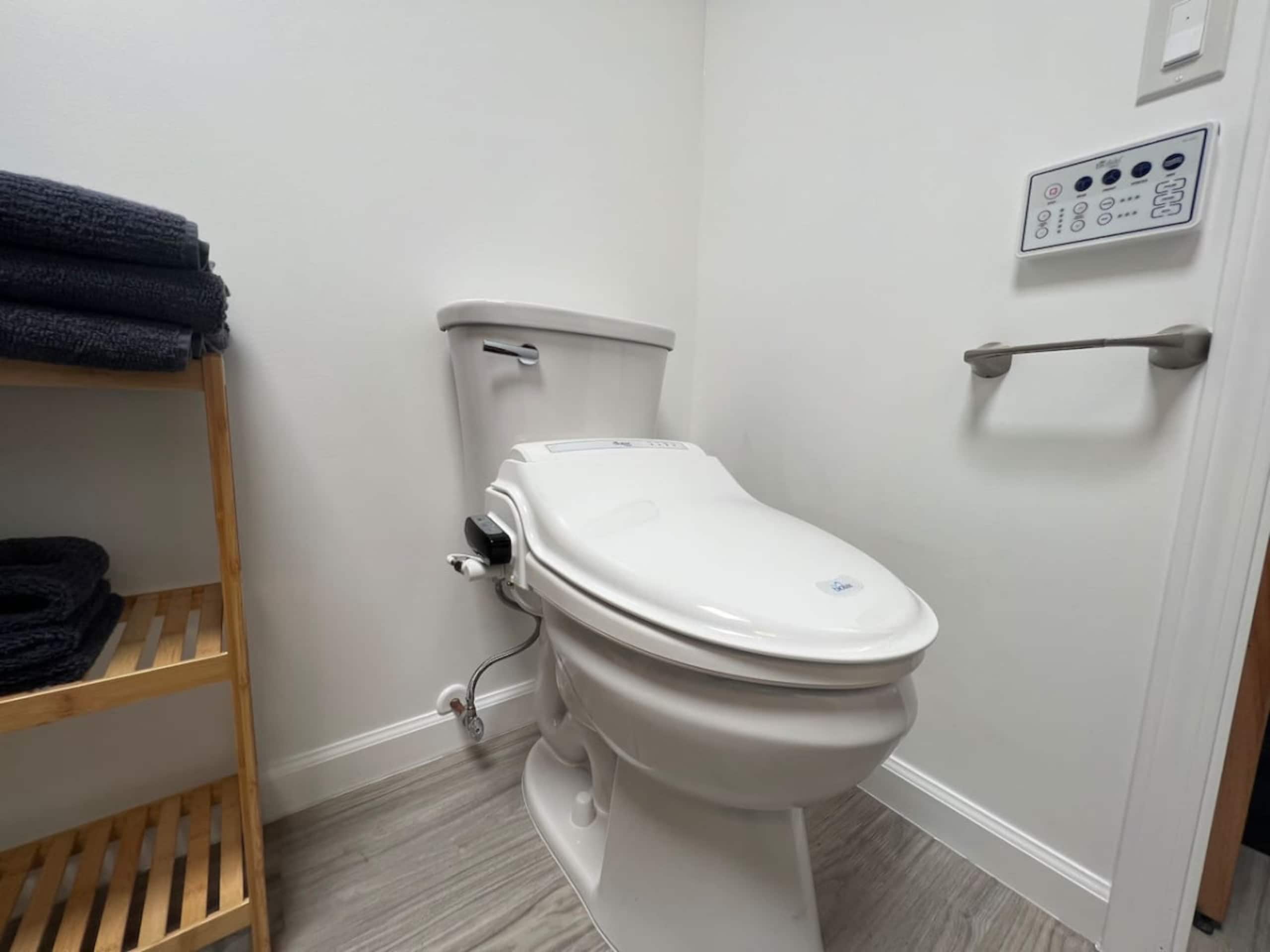 Guesthouse in Kailua · ★4.97 · 1 bedroom · 2 beds · 1.5 baths - Image 9