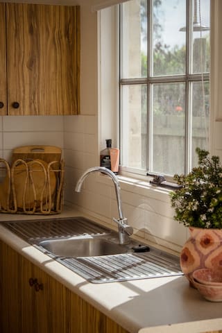 Lloydy’s Beach Cottage gallery image 4