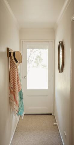 Lloydy’s Beach Cottage gallery image 2