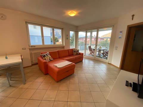 Proprietà Airbnb di successo: Torbole apartment with mountain view a Nago Torbole