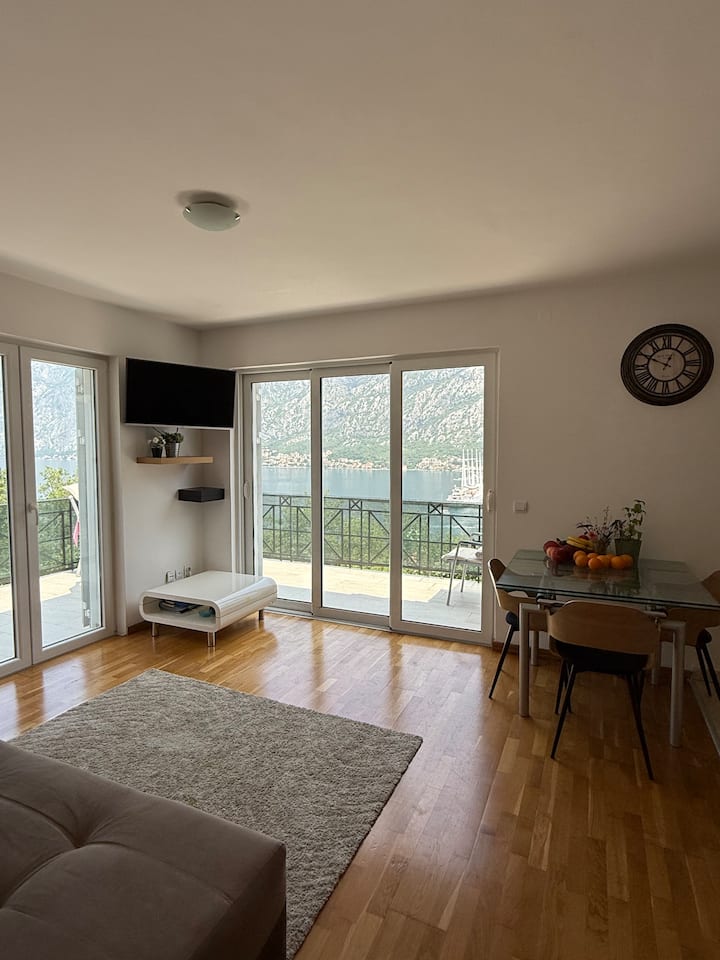 Prcanj Hill Apt With Sea View Terrace - Kotor