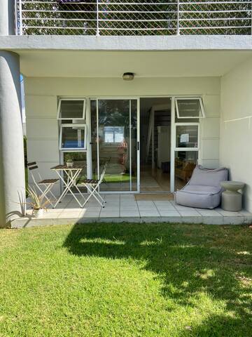 Light & Modern with Pool, near the Beach gallery image 5