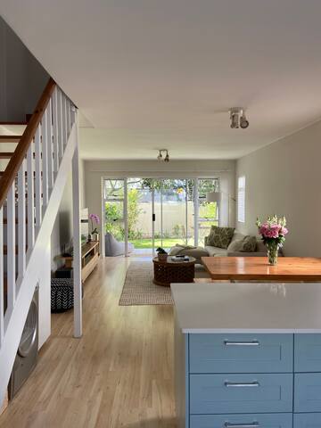 Light & Modern with Pool, near the Beach gallery image 4