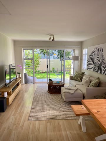 Light & Modern with Pool, near the Beach