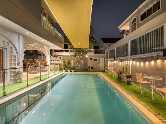 Pool Villa 700m to ThongLor BTS + Airport Transfer gallery image 2