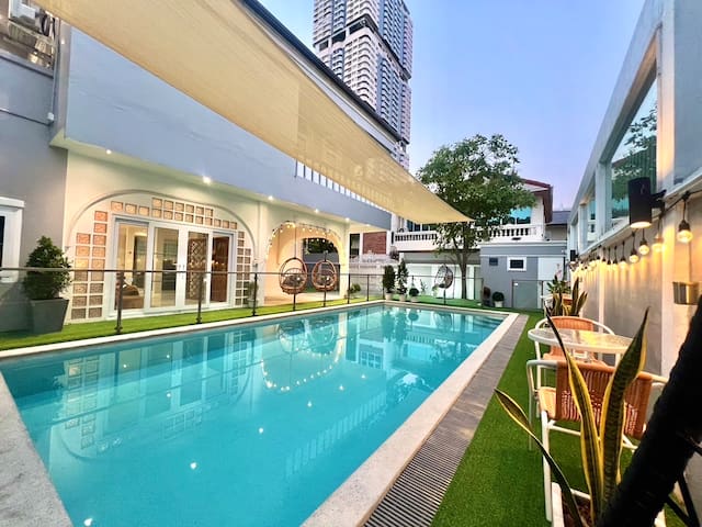 Pool Villa 700m to ThongLor BTS + Airport Transfer