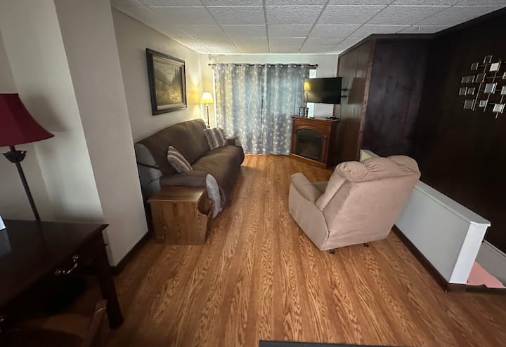 Cozy Urban Bungalow-2 Queen Bedrooms - Sewickley, PA
