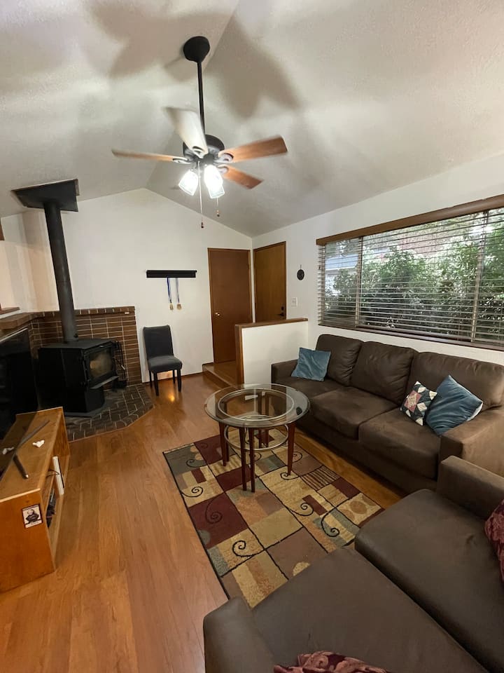 Beautiful Newly Renovated House - Gresham, OR