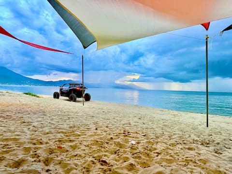 Beautiful beachfront Villa w/ *2 king-size beds*