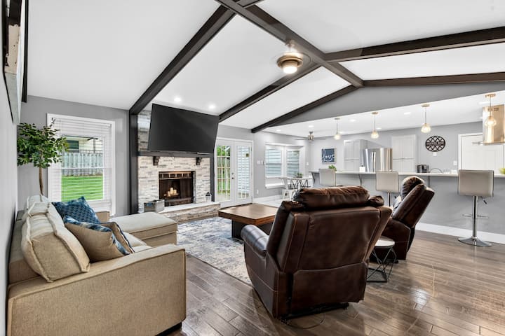Lux Style Oasis In St. Charles - Chesterfield, MO