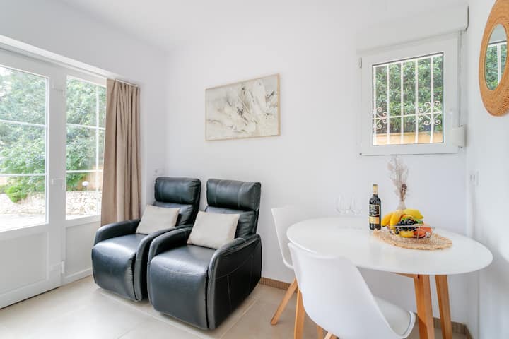 Enjoy with views of the Montgo mountain