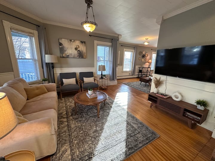 Modern 4 Bd/2 Bath Home In The Heart Of Worcester - Worcester