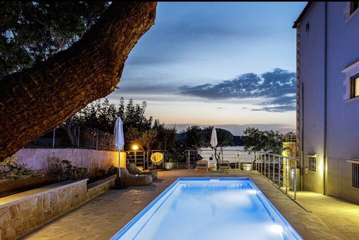 Βίλα ΤΗΑΜΙ μαγική θέα gallery image 3