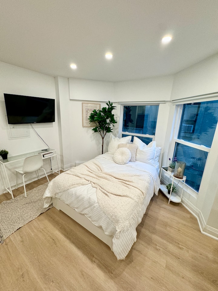 *Chic & Cozy Suite* | Explore Torontos West End ! - Mississauga