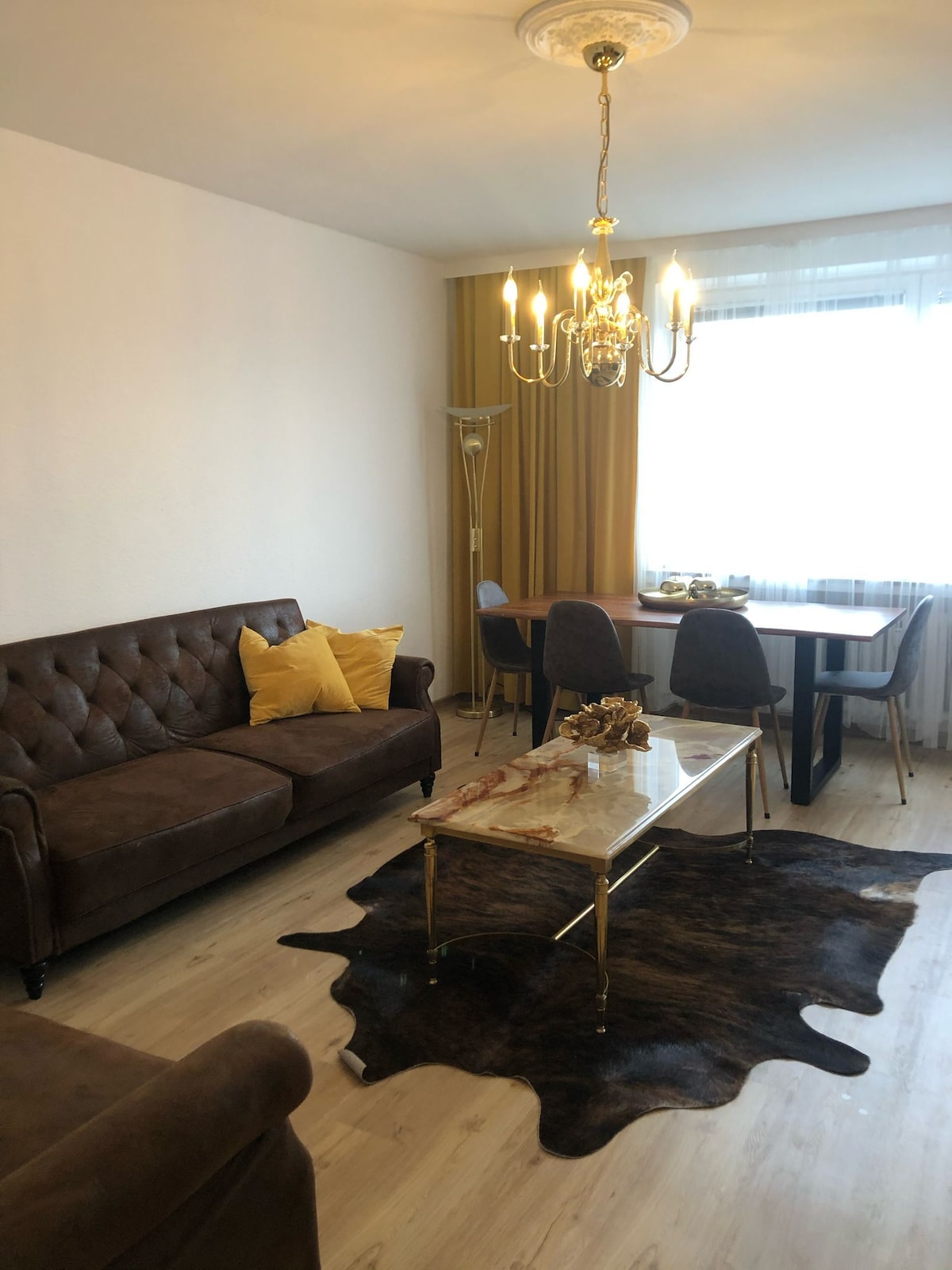 Successful Airbnb property: 2 rooms available for trade fair guests in Döhren