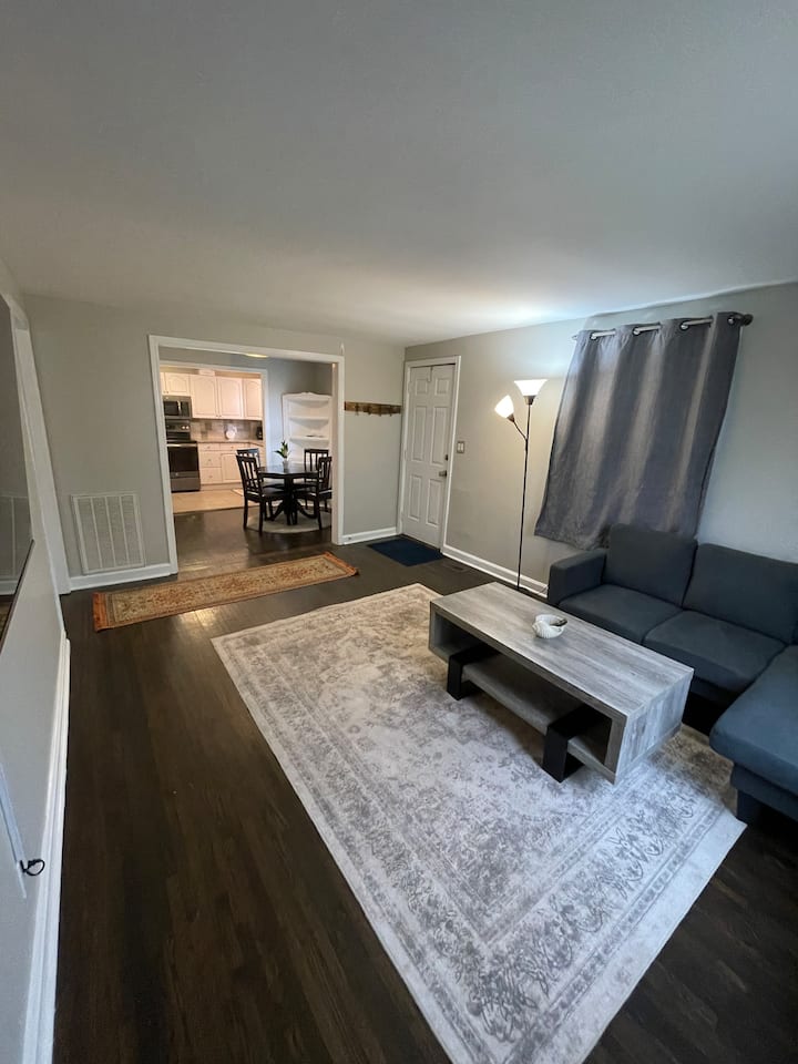 Charming 2-bedroom Home With Expansive Backyard” - Nashville, TN