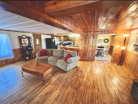 Knotty Pine Northwoods Retreat