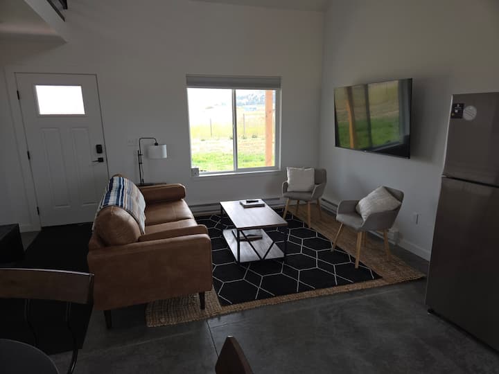 New Cabin - 30 Min To Big Sky - Rural And Private - Big Bear Lake, Montana