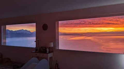 Stunning lake view family home near Lausanne