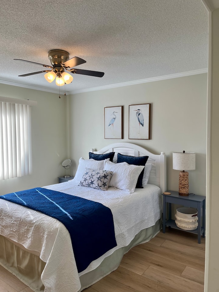 Schlafzimmer 1