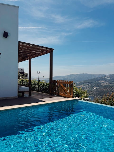 Douro Brothers | Casa Maria - heated infinity pool