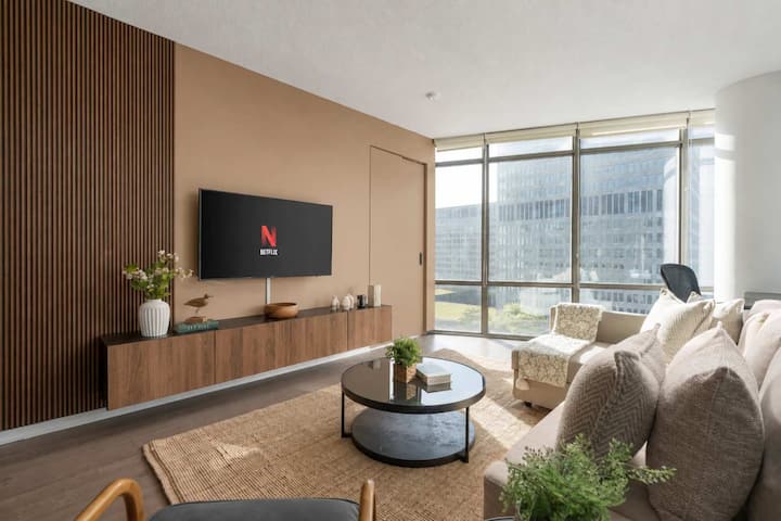 Premium 2br + 2ba | Sleeps 8 | Free Parking! - Toronto