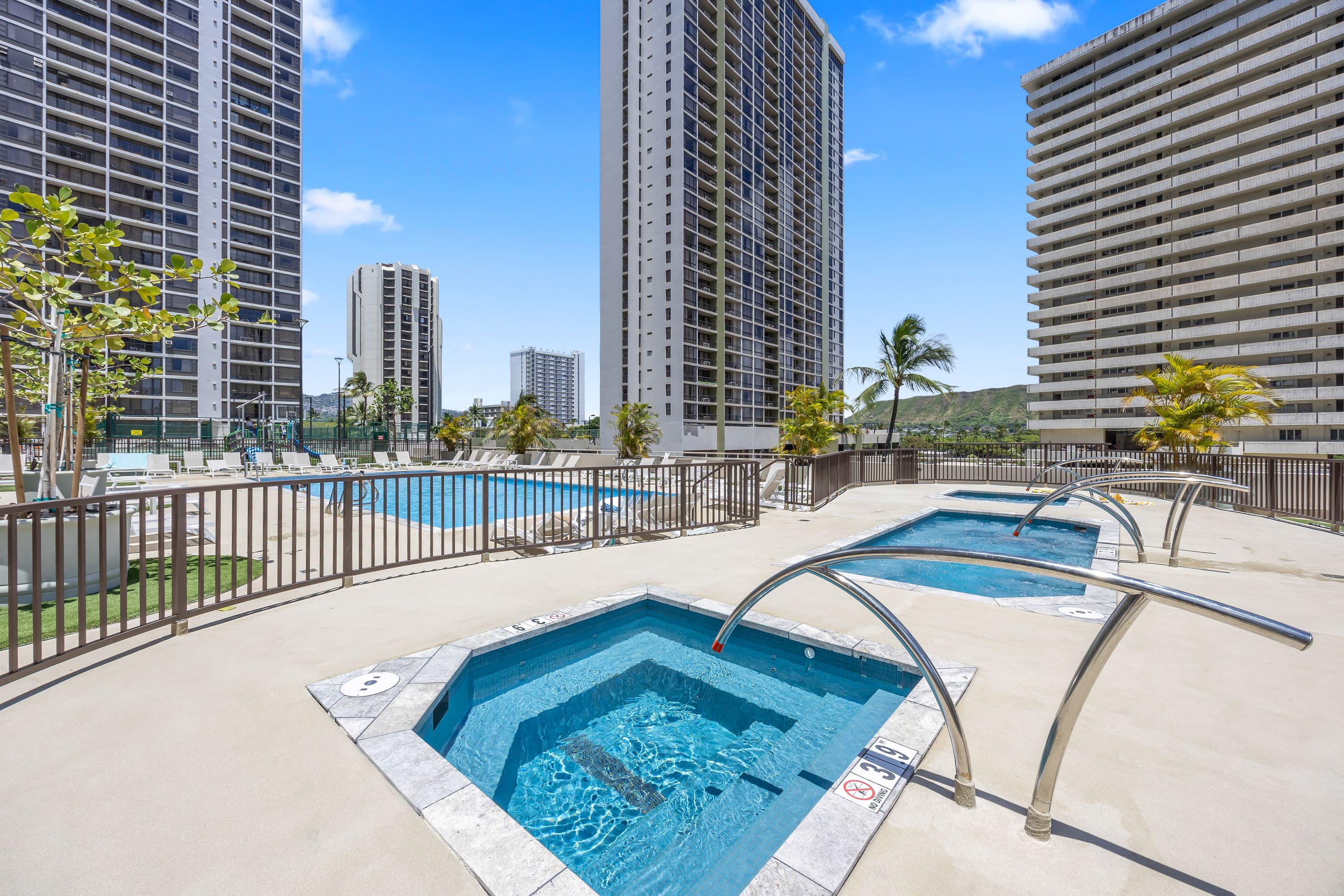 Condo in Honolulu · ★4.97 · 1 bedroom · 3 beds · 1 bath - Image 39