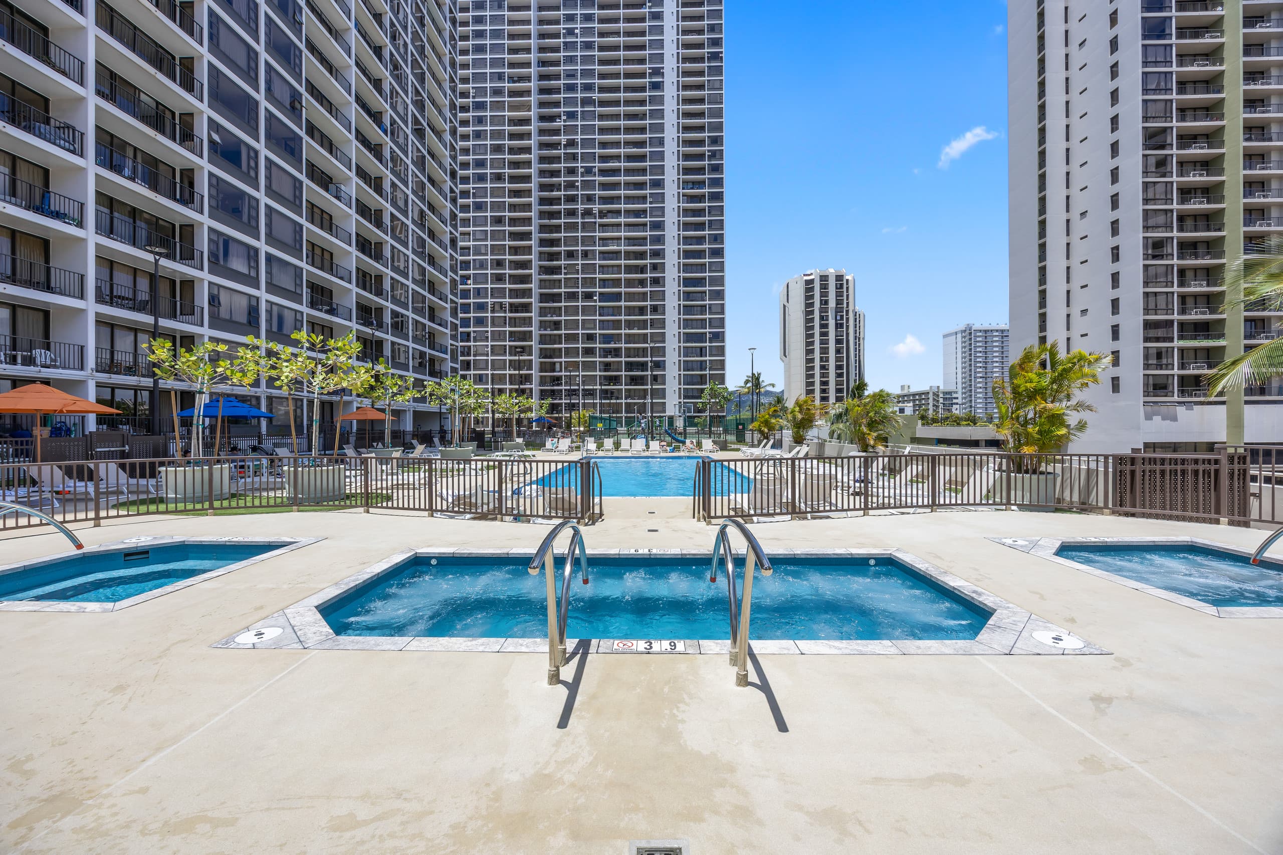 Condo in Honolulu · ★4.97 · 1 bedroom · 3 beds · 1 bath - Image 40