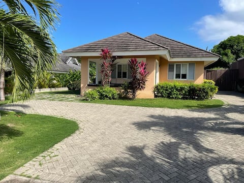 Family Friendly Villa - FullyAC - 15mins Ocho Rios