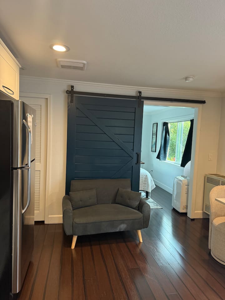 Serene And Comfortable 1 Bedroom Apt - Oakland, CA