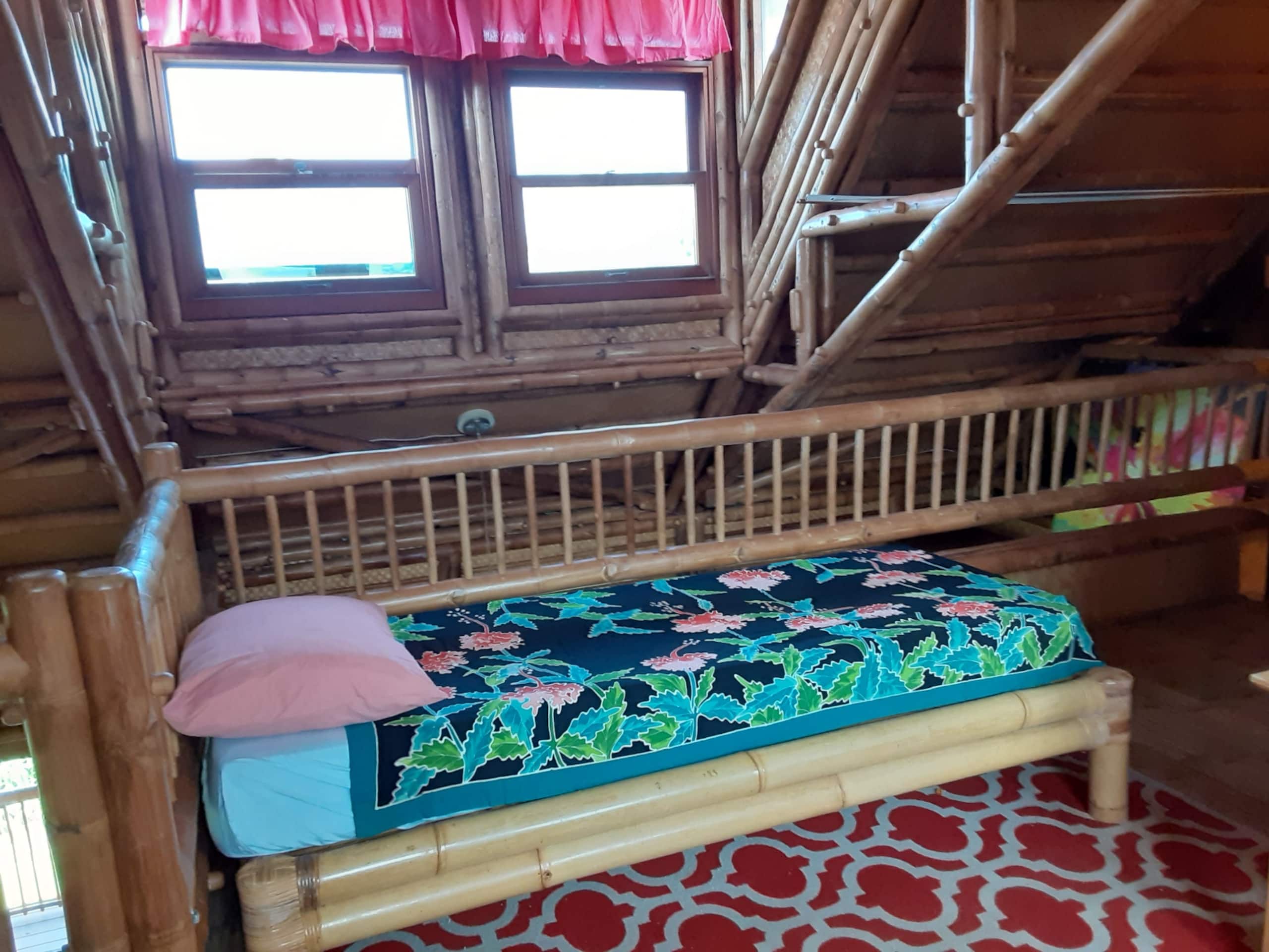 Home in Hilo · ★4.93 · 1 bedroom · 2 beds · 1 bath - Image 2