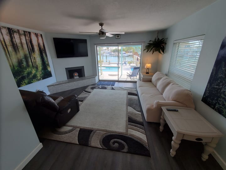 Charming Townhouse Of Treasure Island - Treasure Island, FL