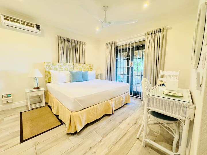 Camera da letto con accesso diretto al ponte in legno 