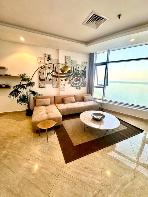 * * * * * Sea views w/ luxury amenities in Salmiya