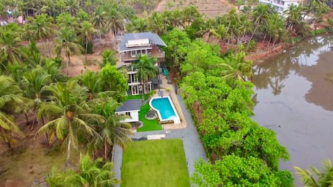 Casa Noir by Aadhvika Resorts