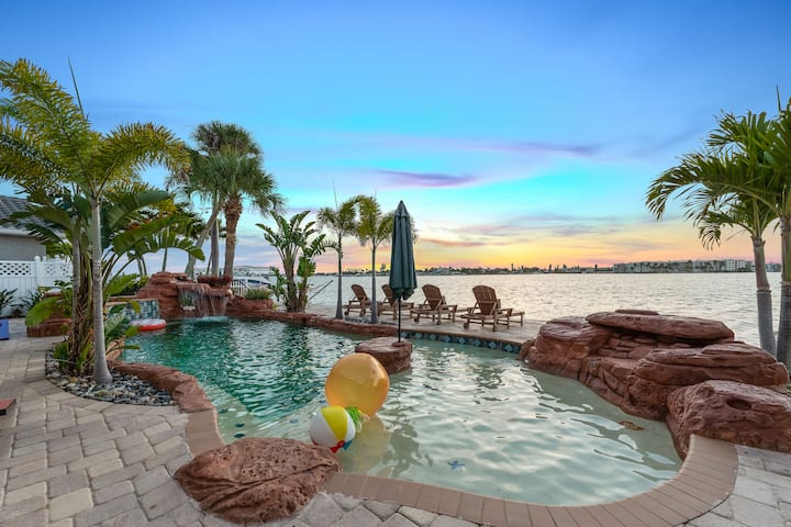 Sea Vue -King Beds | Stunning Views | 2MI to Beach