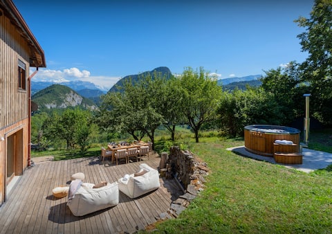 Charming alpine farmhouse for 10