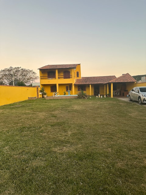 Yellow house in Iguaba Grande