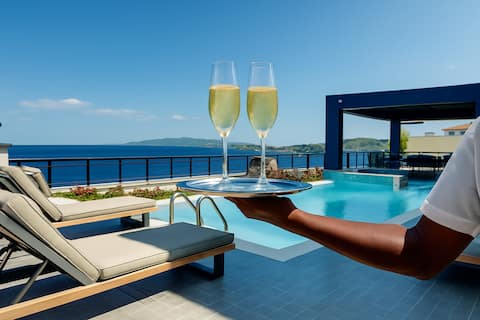 Luxurious Oceanfront Villa, Chef Included