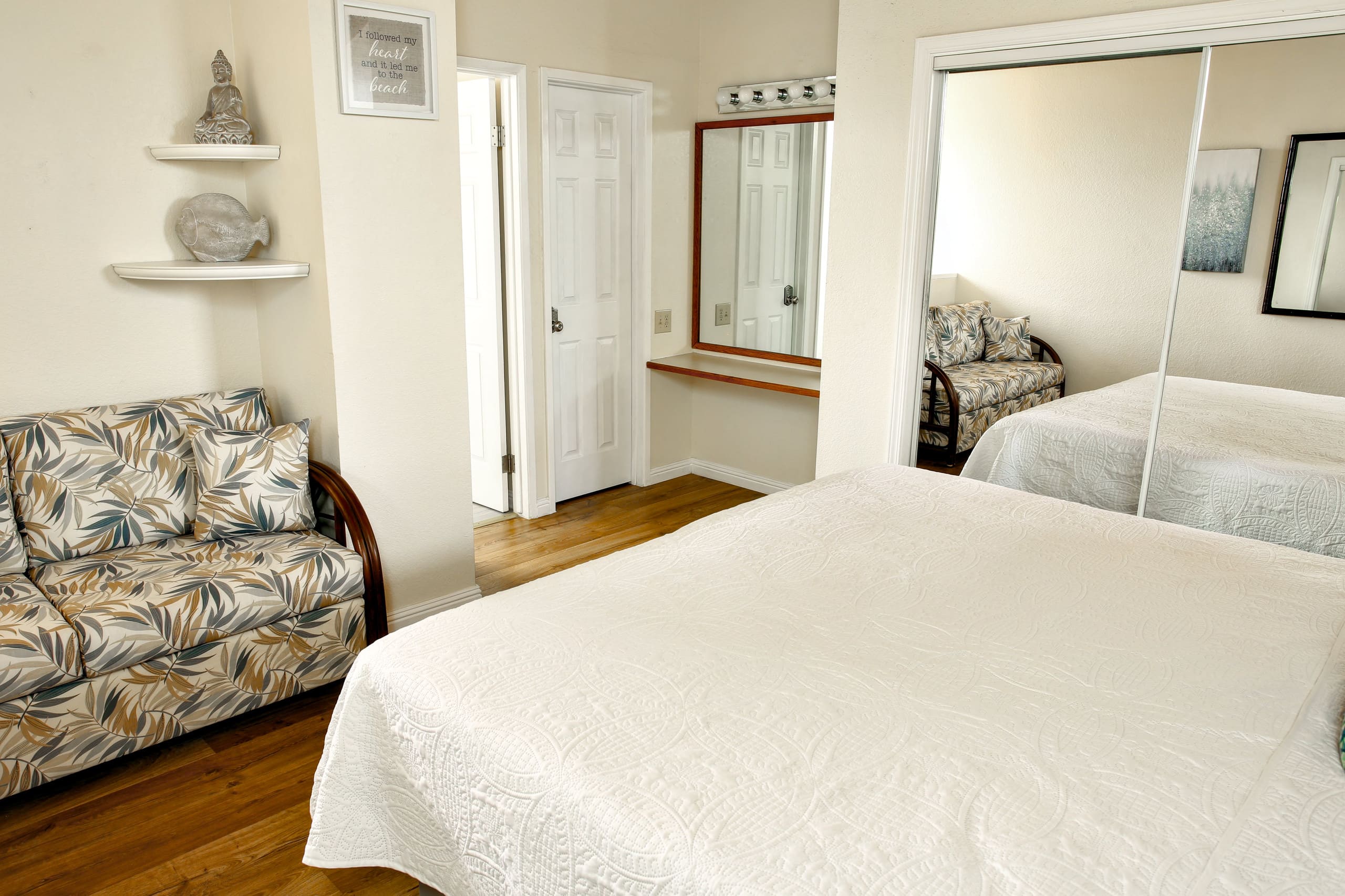 Condo in Kailua-Kona · ★4.98 · 2 bedrooms · 2 beds · 2 shared baths - Image 16