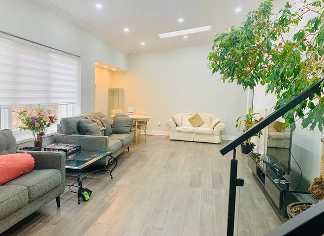 Dream House in North York/6 bedrooms/6 parkings gallery image 5